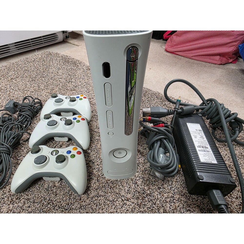 Microsoft Xbox 360 HDMI 20GB Console Bundle Lot - Games Controllers NICE!